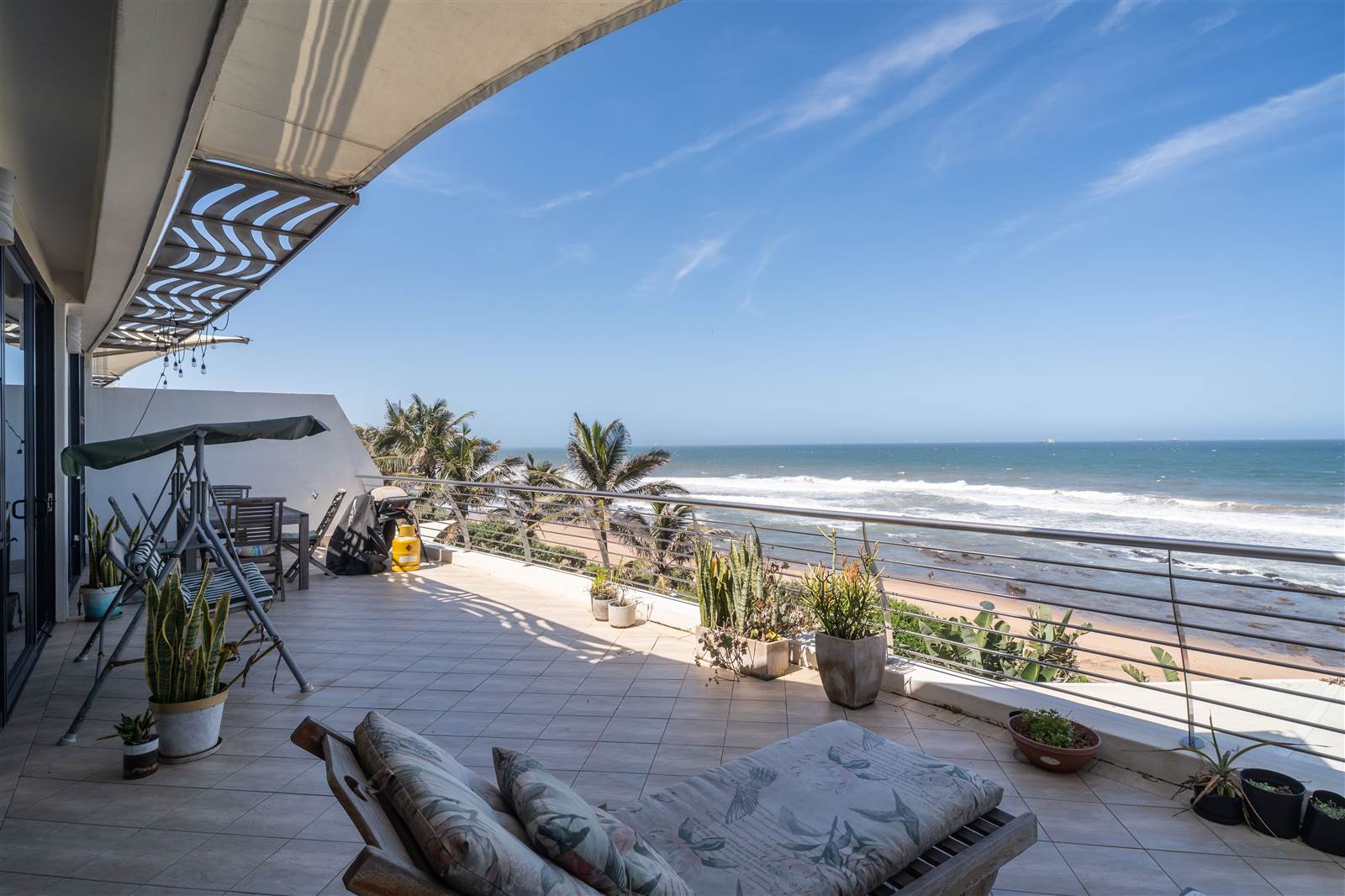 2 Bed Flat in Umhlanga Rocks photo number 4