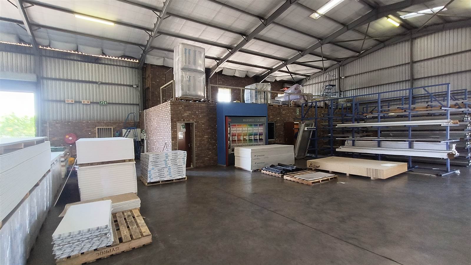 1200  m² Industrial space in Silverton photo number 8