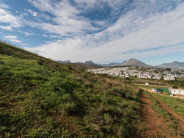 425 m² Land available in Stellenbosch Central