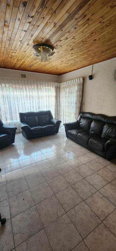 4 Bed House in Erasmia photo number 8