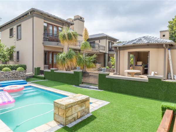 5 Bedroom House 5 Bedroom House