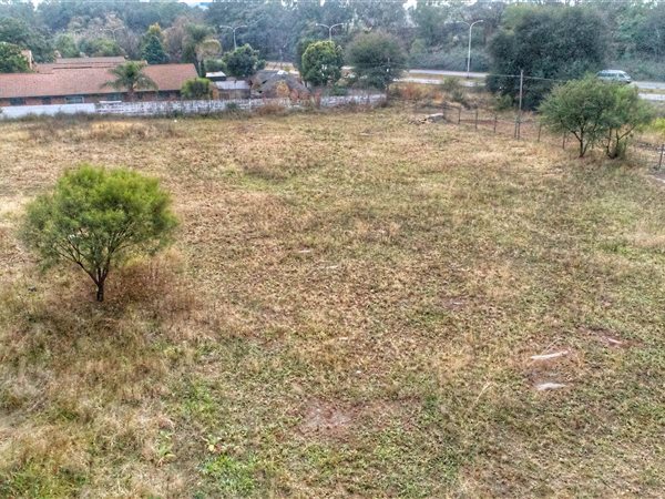 3 151 m² Land