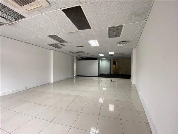 70  m² Commercial space in Musgrave