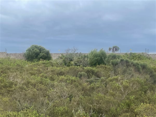 1300 m² Land available in Mossel Bay Central