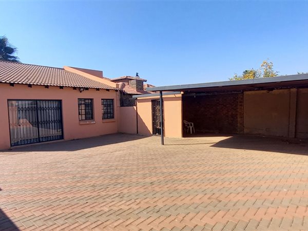 3 Bedroom House 3 Bedroom House