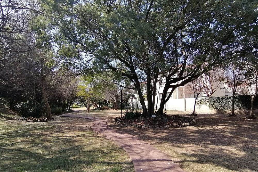 530 m² Land available in Greenstone Hill photo number 15