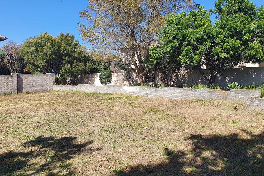 530 m² Land available in Greenstone Hill photo number 8