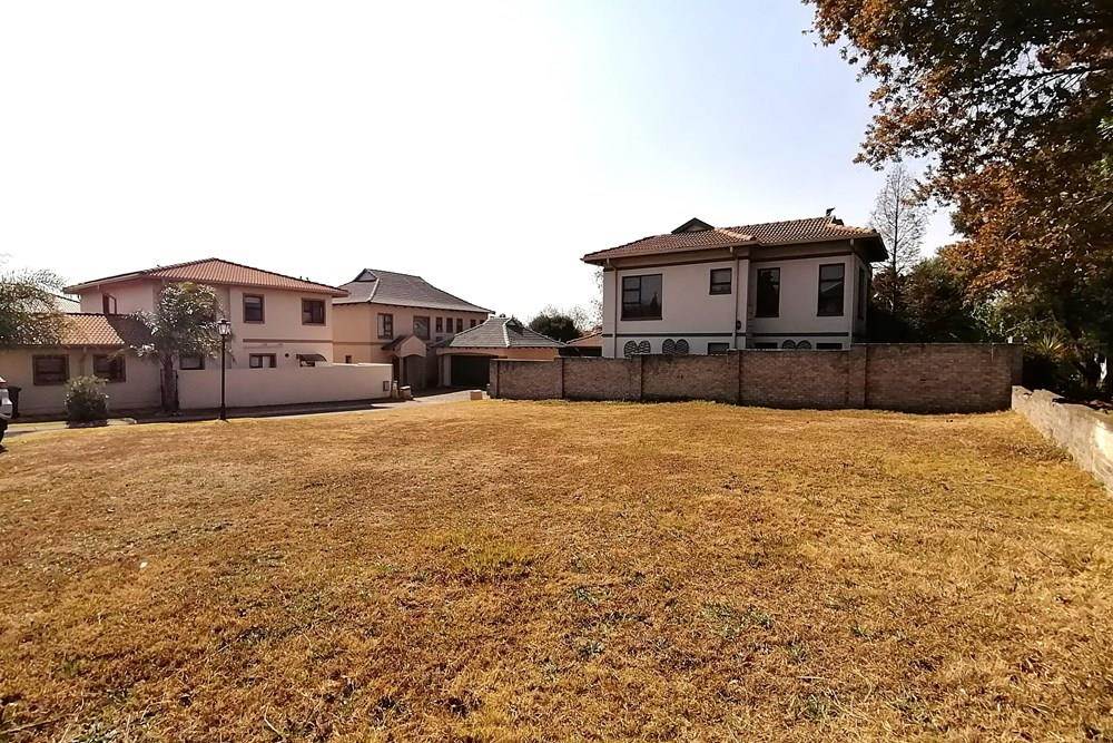 530 m² Land available in Greenstone Hill photo number 3