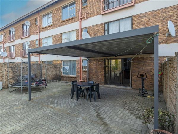 2 Bedroom Townhouse 2 Bedroom Townhouse