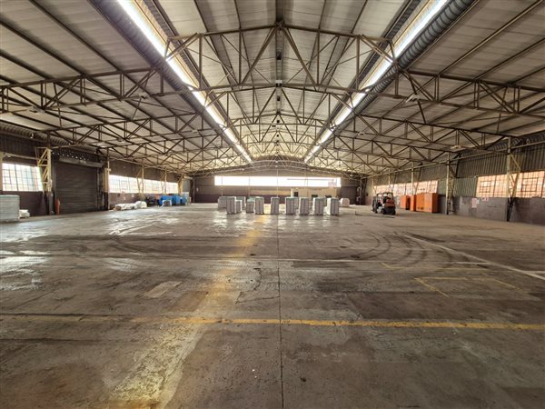 1 850  m² Industrial space