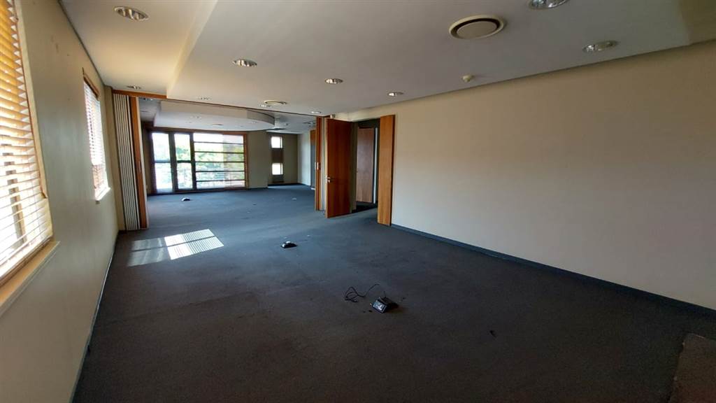820  m² Commercial space in Doringkloof photo number 19