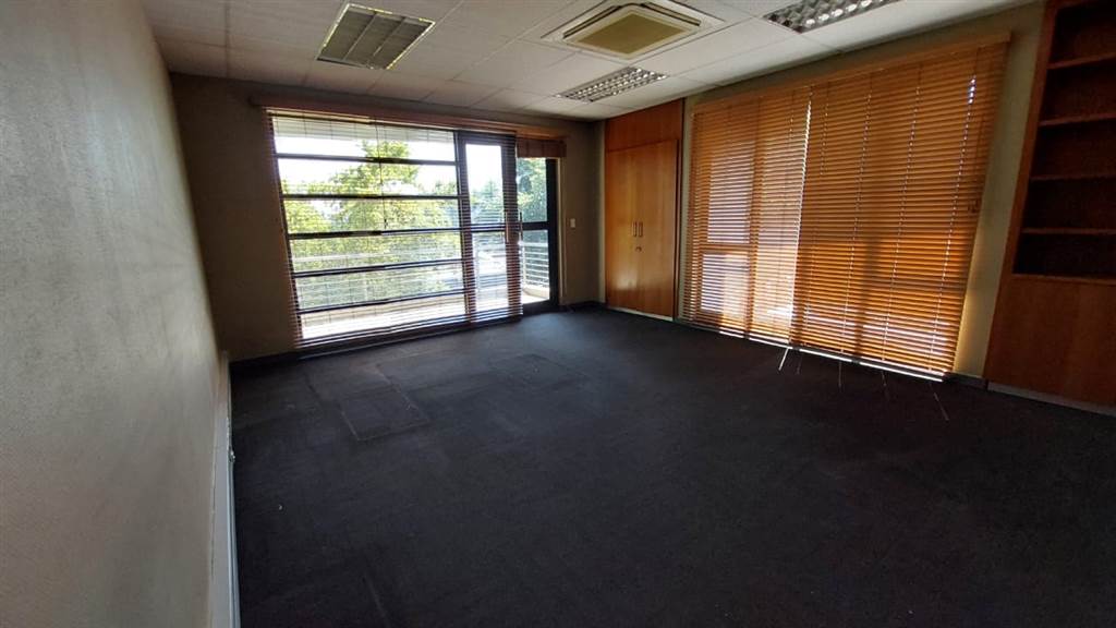 820  m² Commercial space in Doringkloof photo number 5