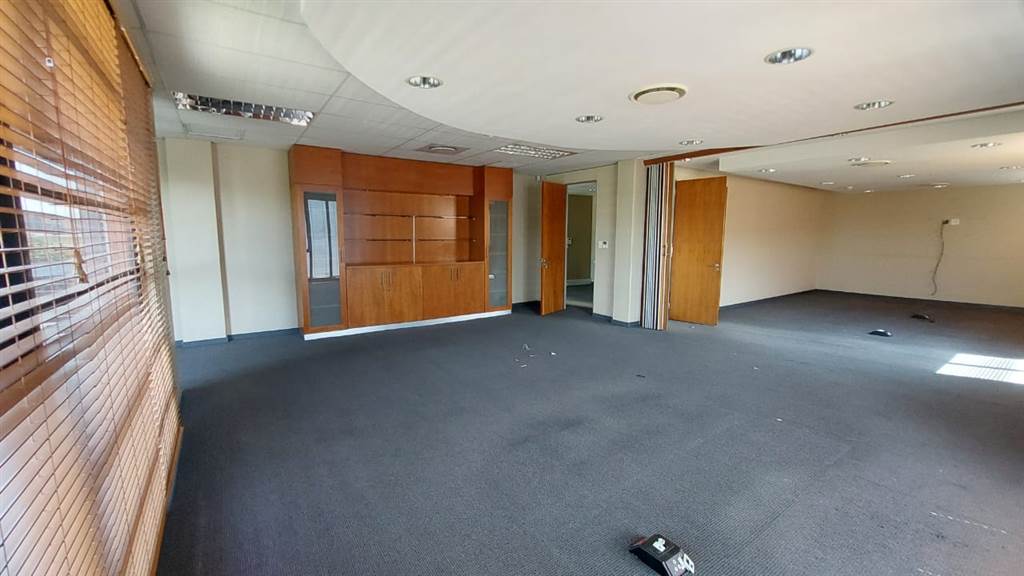 820  m² Commercial space in Doringkloof photo number 15