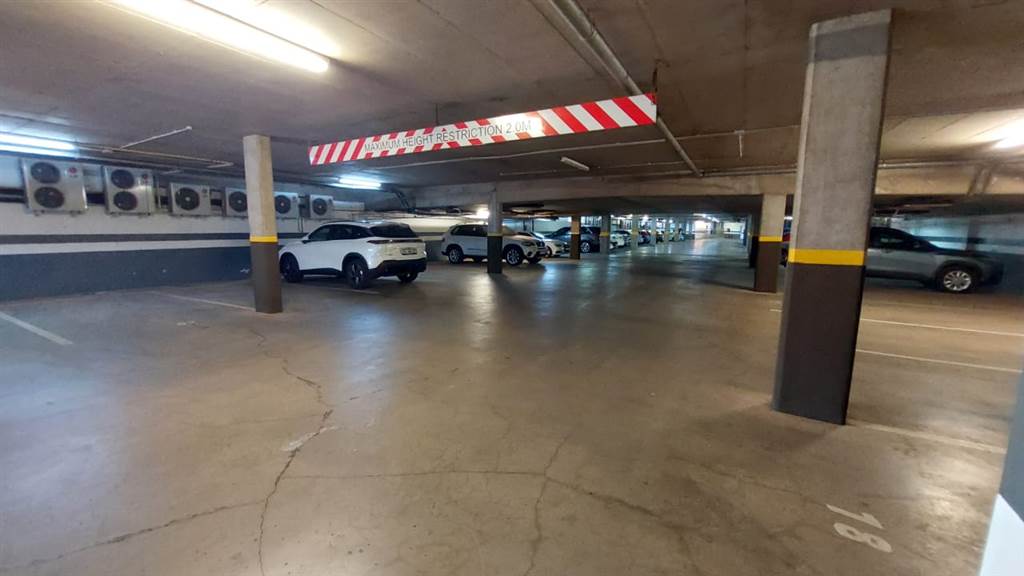820  m² Commercial space in Doringkloof photo number 28
