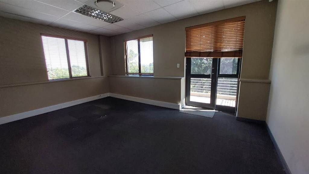 820  m² Commercial space in Doringkloof photo number 2