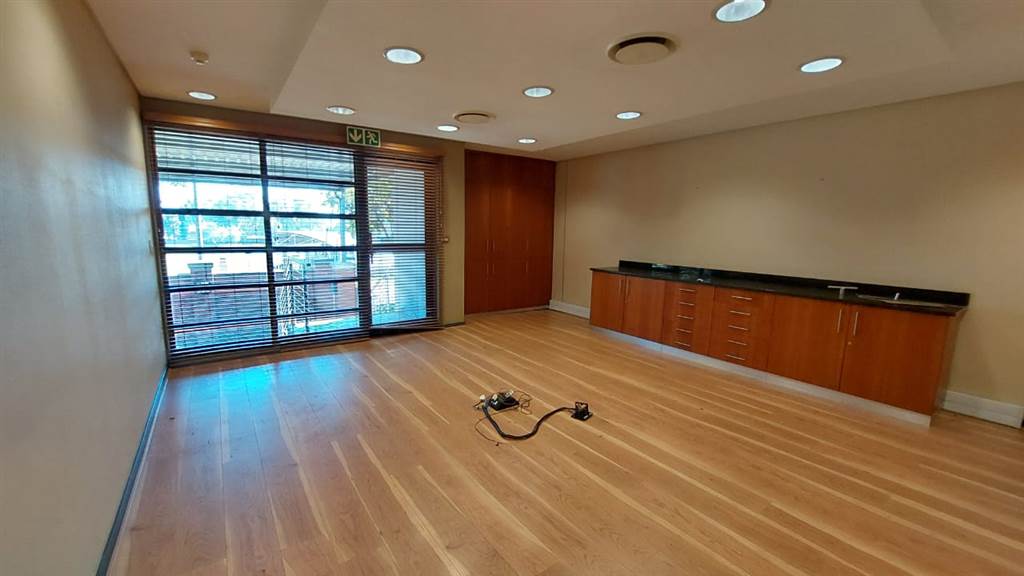 820  m² Commercial space in Doringkloof photo number 25