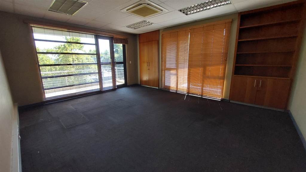 820  m² Commercial space in Doringkloof photo number 4