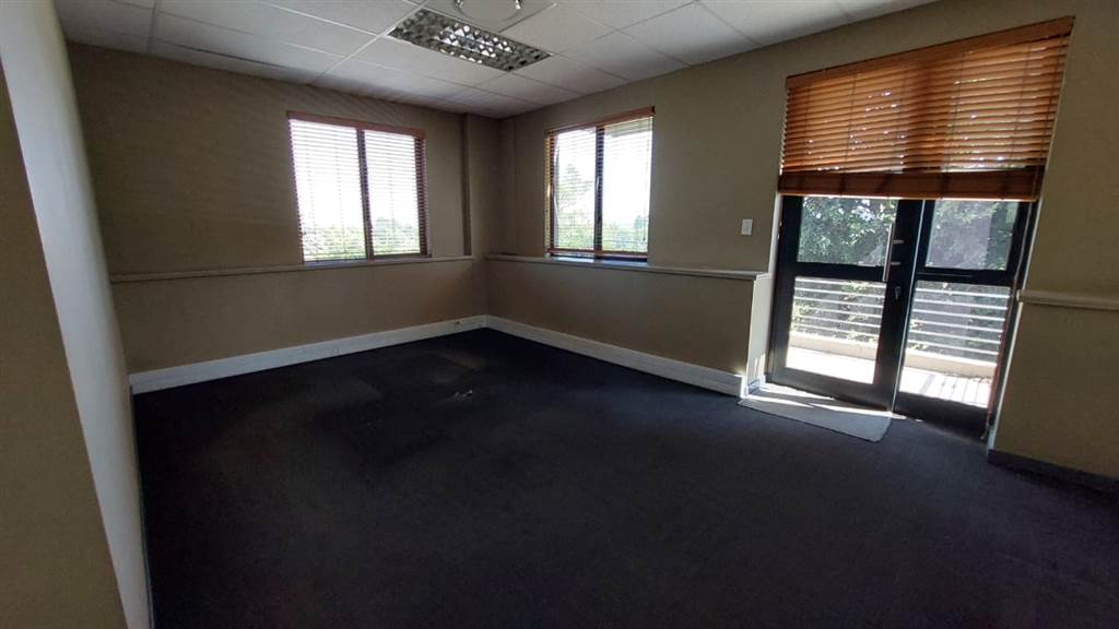 820  m² Commercial space in Doringkloof photo number 3