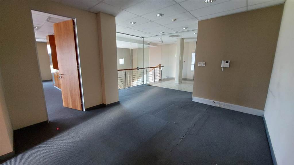 820  m² Commercial space in Doringkloof photo number 16