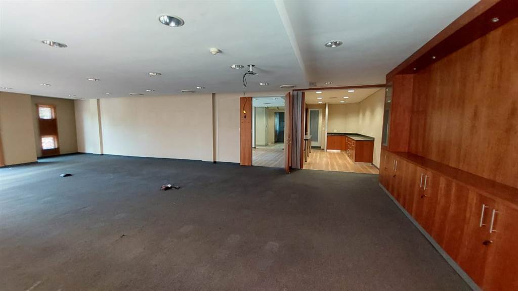 820  m² Commercial space in Doringkloof photo number 14
