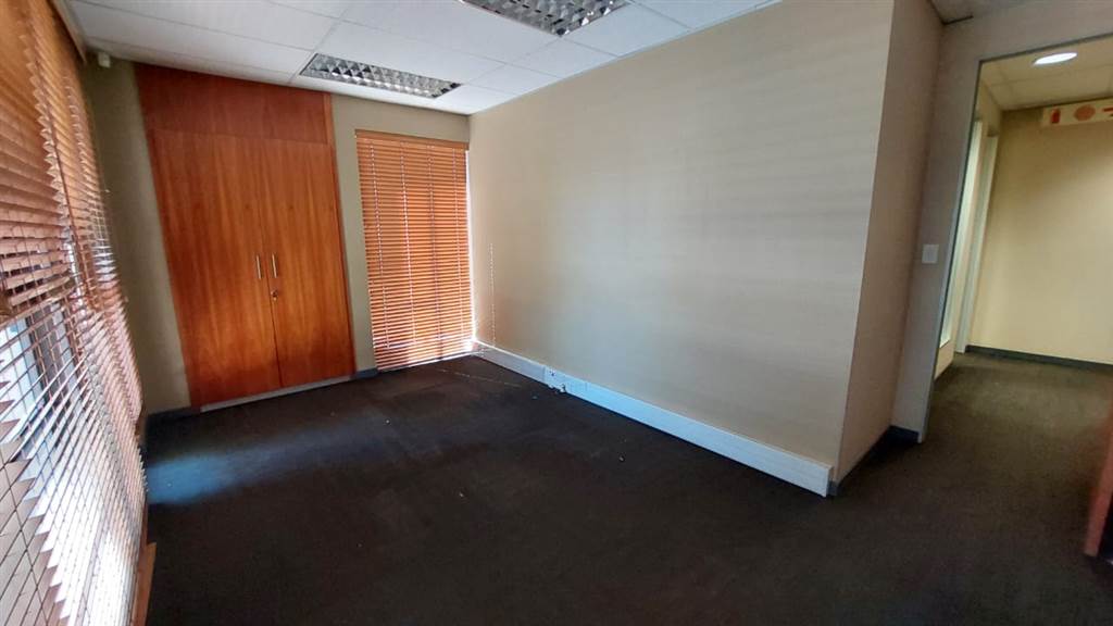 820  m² Commercial space in Doringkloof photo number 13