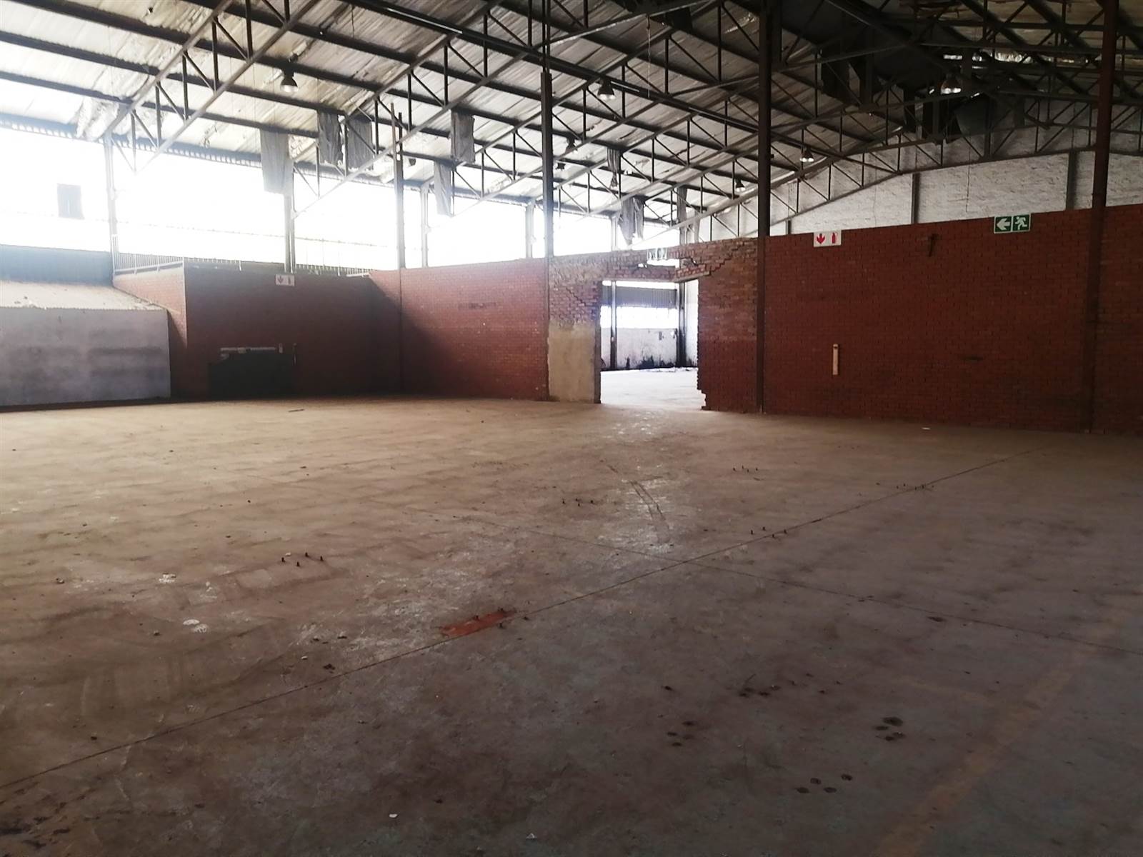 4500  m² Commercial space in Despatch photo number 6