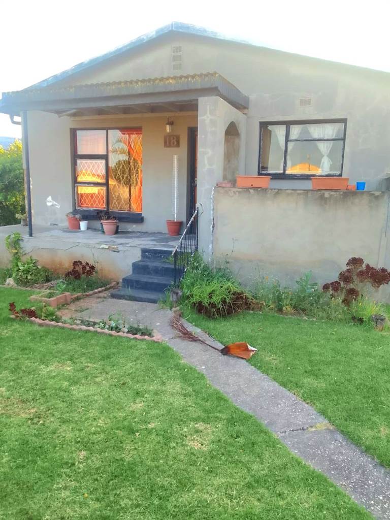 3 Bed House in Scheepers Heights photo number 16