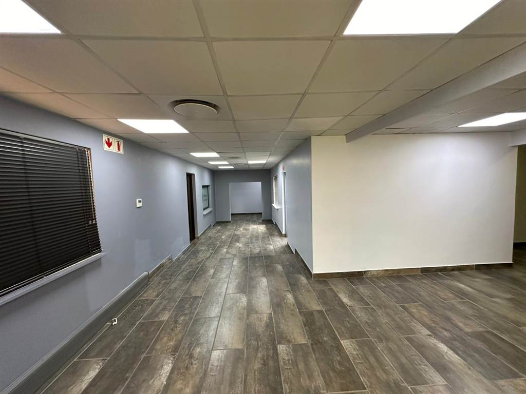 350  m² Commercial space in Alberton photo number 20