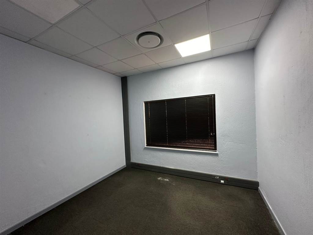 350  m² Commercial space in Alberton photo number 9