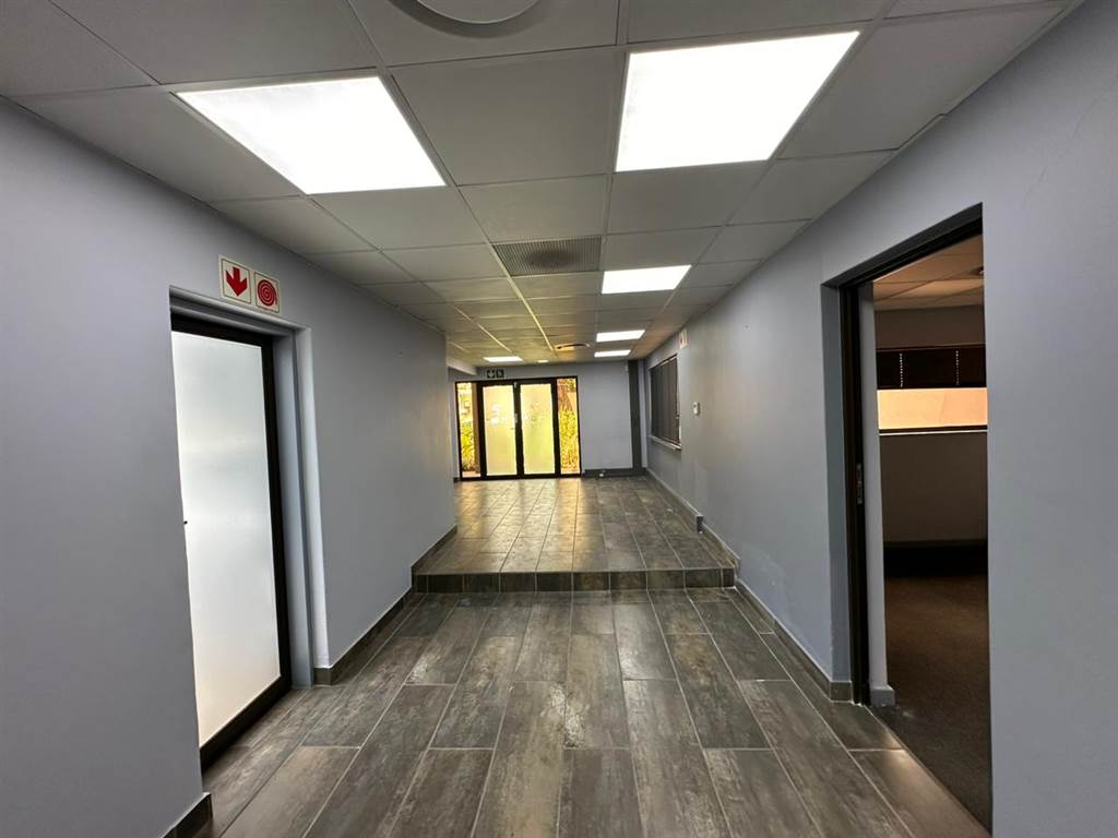 350  m² Commercial space in Alberton photo number 18
