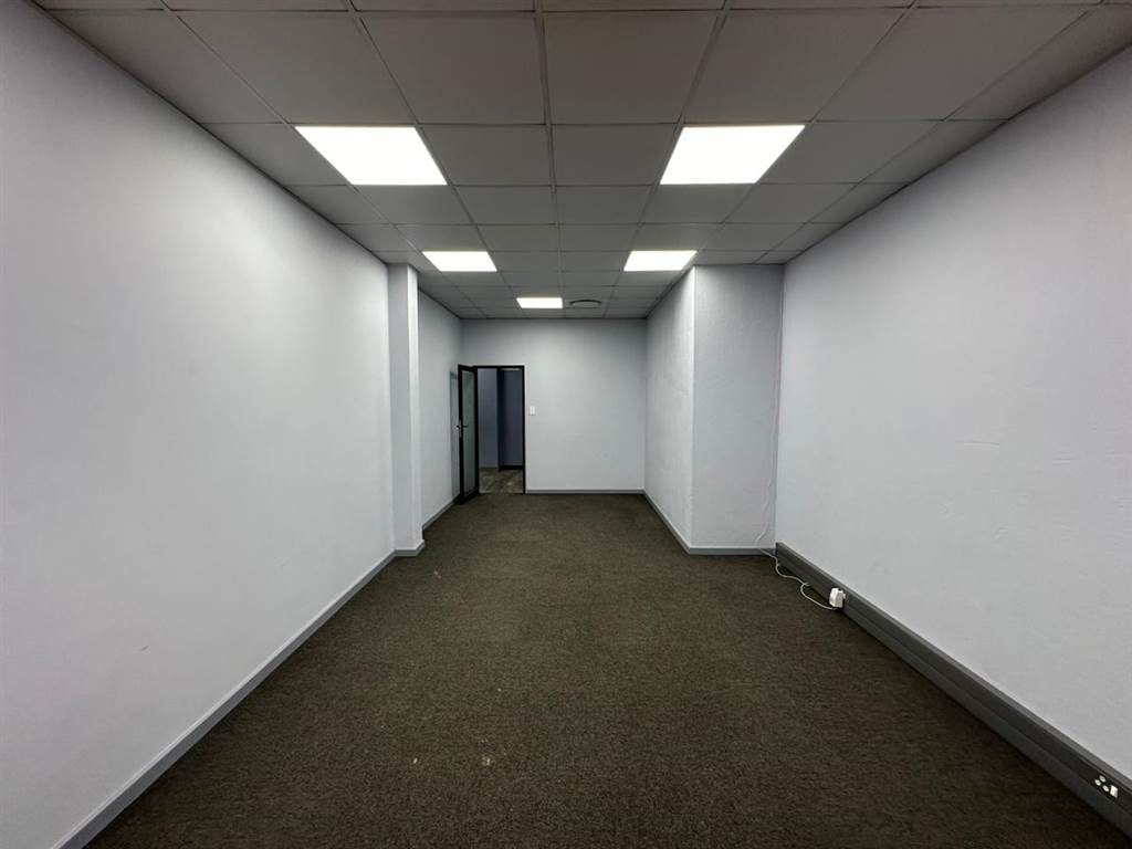 350  m² Commercial space in Alberton photo number 12