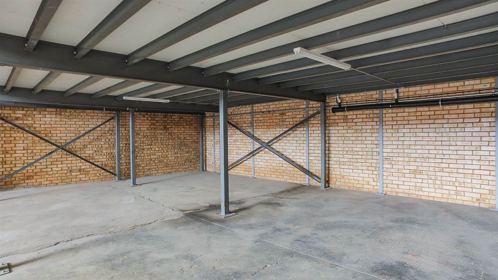 215  m² Industrial space in Wadeville photo number 4