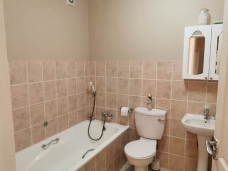 3 Bed Apartment in Athlone Park photo number 5