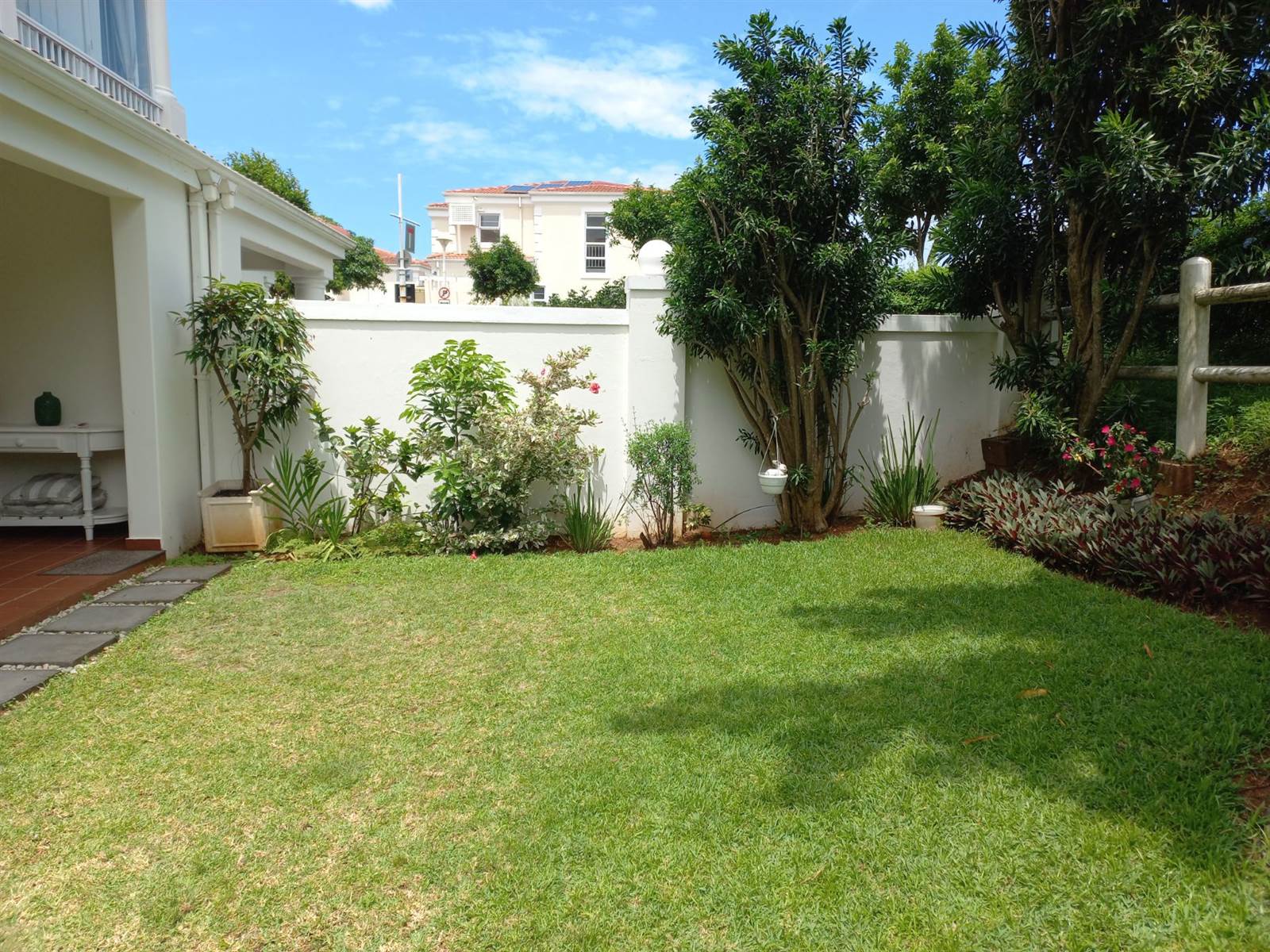 3 Bed Apartment in La Lucia photo number 3