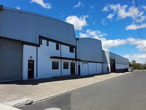 494  m² Industrial space