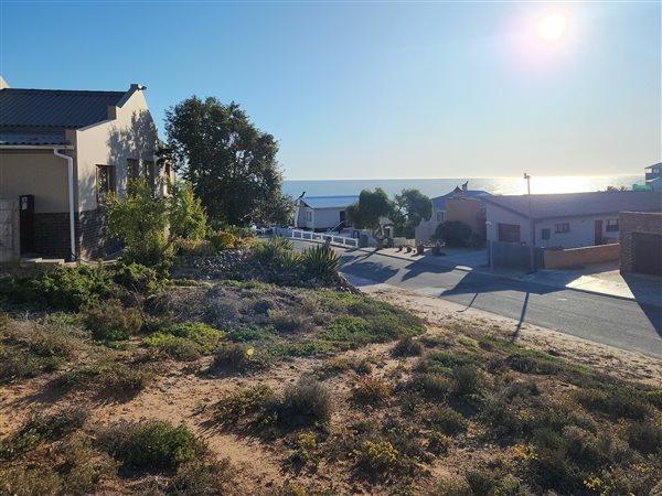 540 m² Land available in Strandfontein