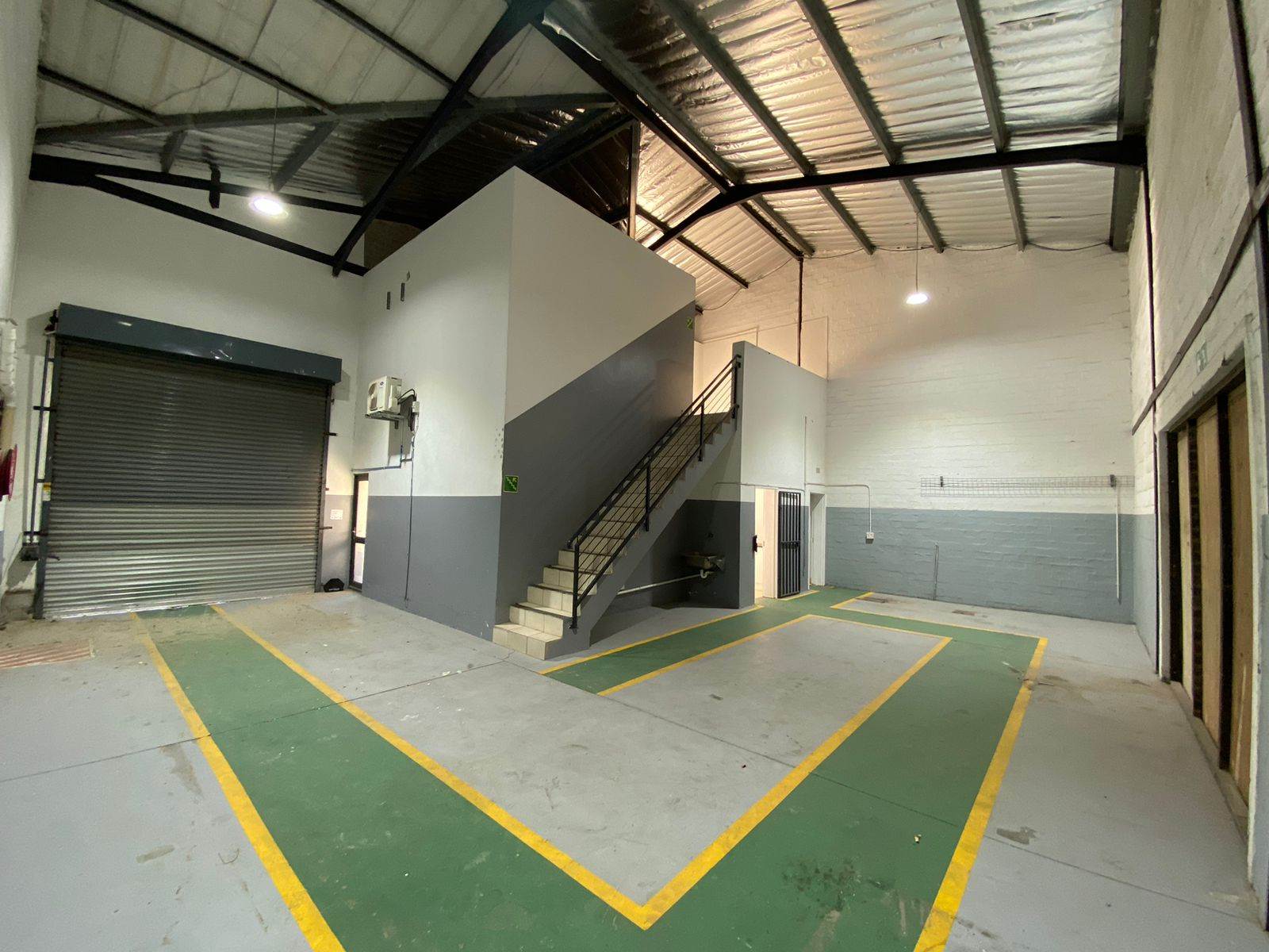 120  m² Industrial space in Somerset West Business Park photo number 9