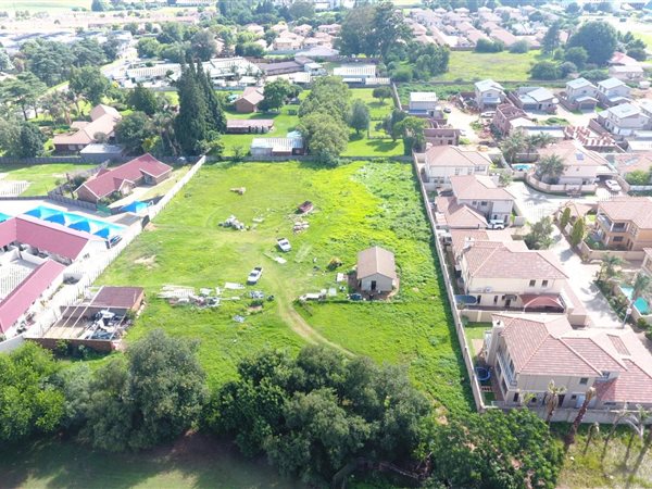 6 182 m² Land