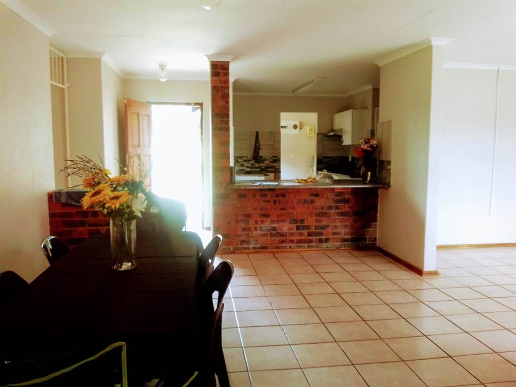 3 Bed House in Randpoort photo number 8