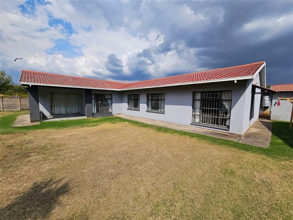 9 Bed House in Secunda