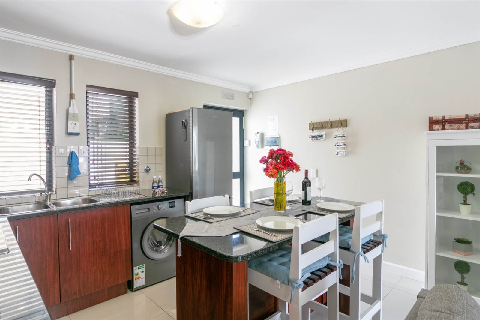 2 Bed Apartment in Knysna Central photo number 5