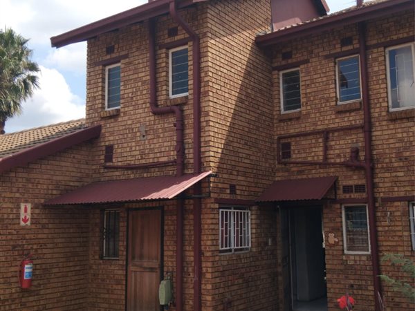 3 Bedroom Townhouse 3 Bedroom Townhouse