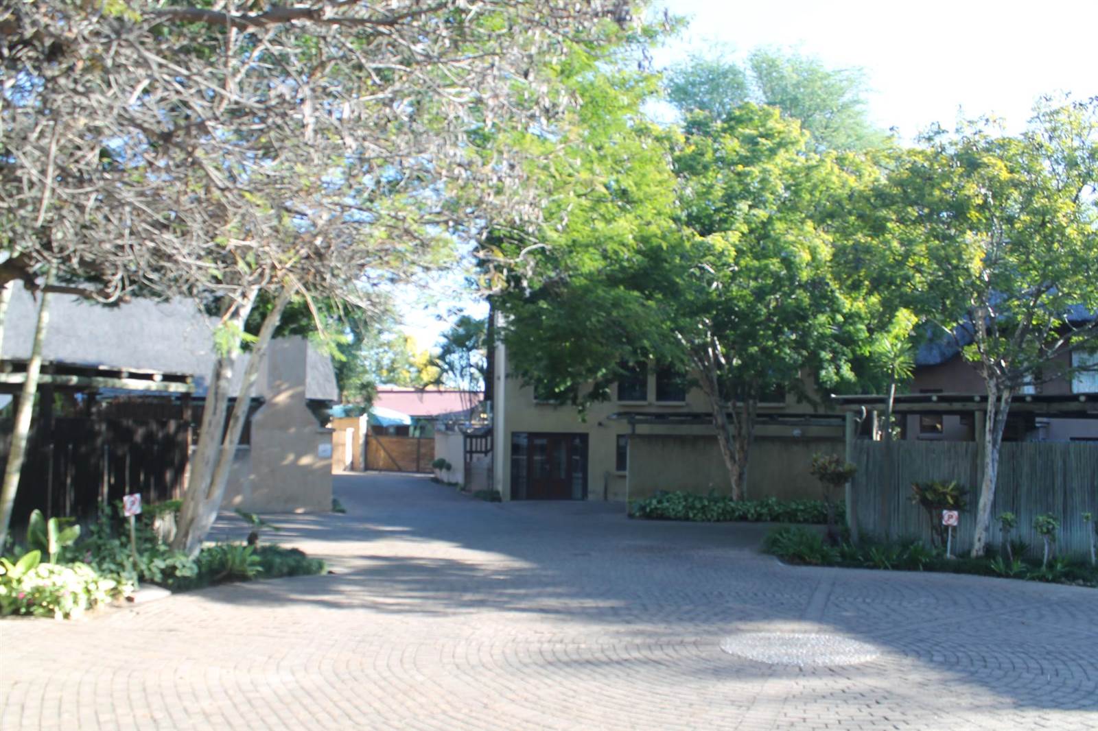 2 Bed Apartment in Phalaborwa photo number 1