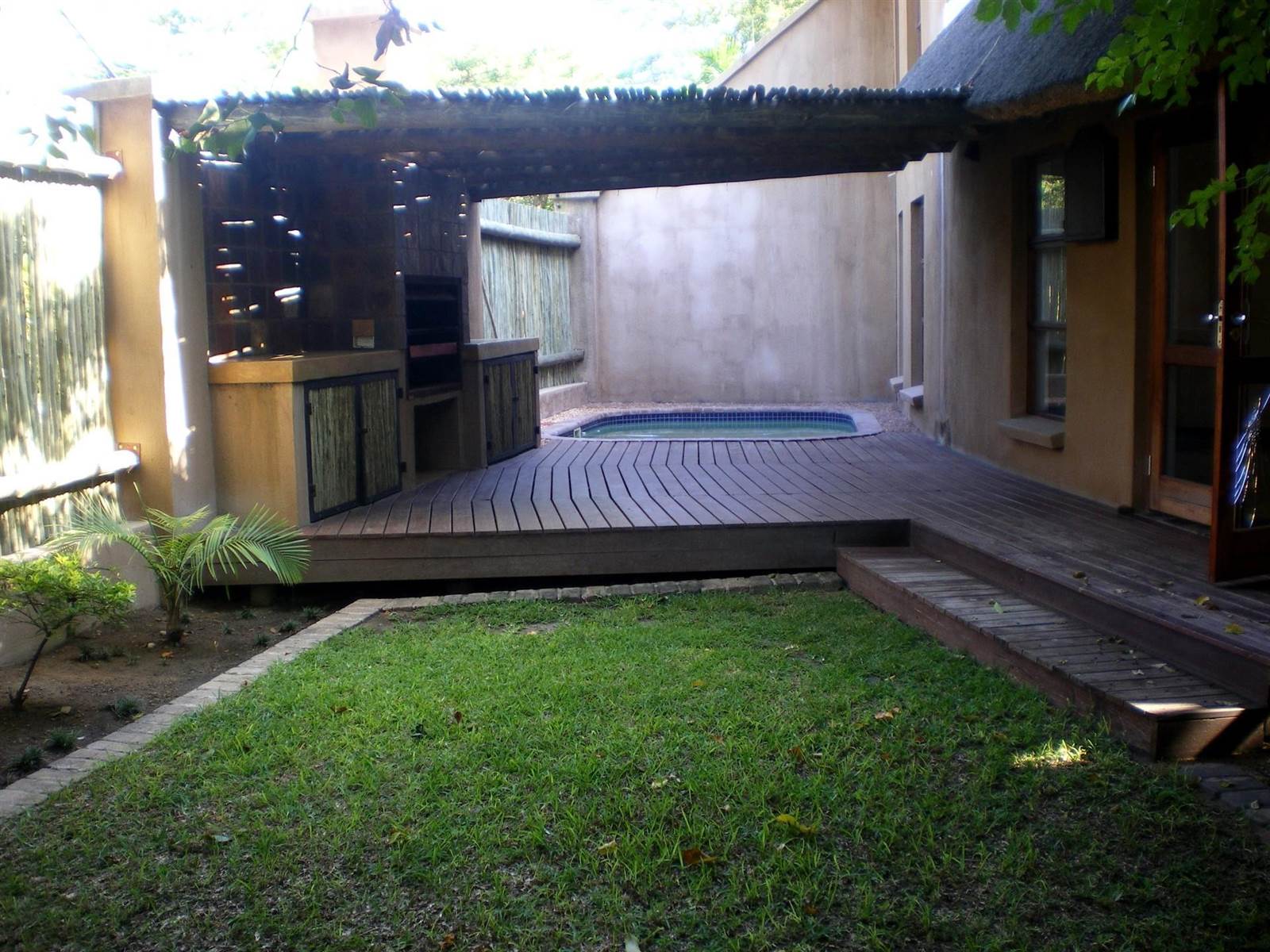 2 Bed Apartment in Phalaborwa photo number 6
