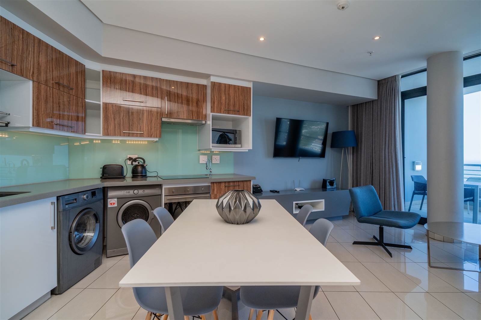 2 Bed Apartment in Umhlanga Rocks photo number 10