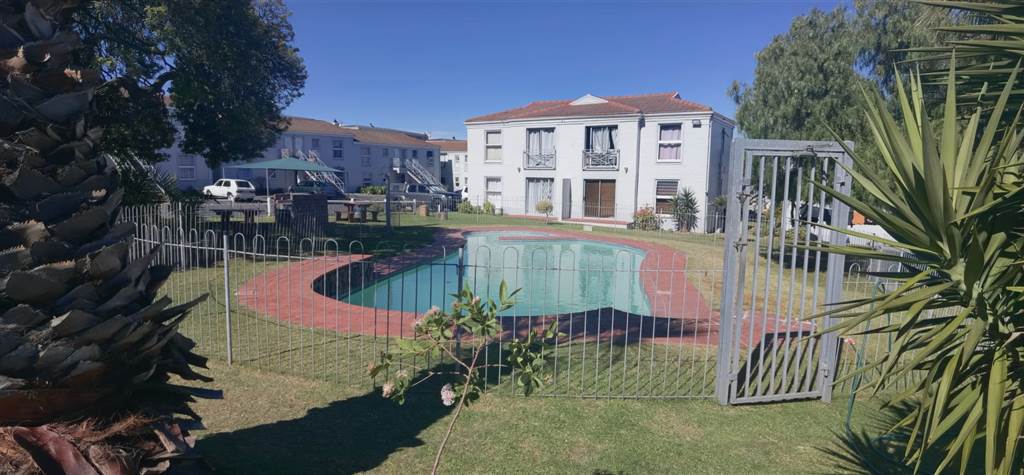 1 Bed Apartment in Vredekloof photo number 16