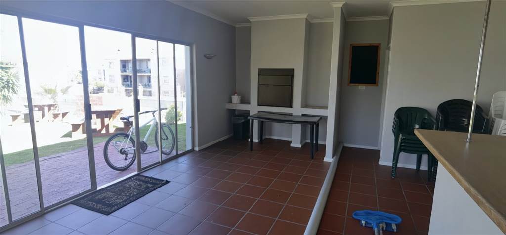 1 Bed Apartment in Vredekloof photo number 19