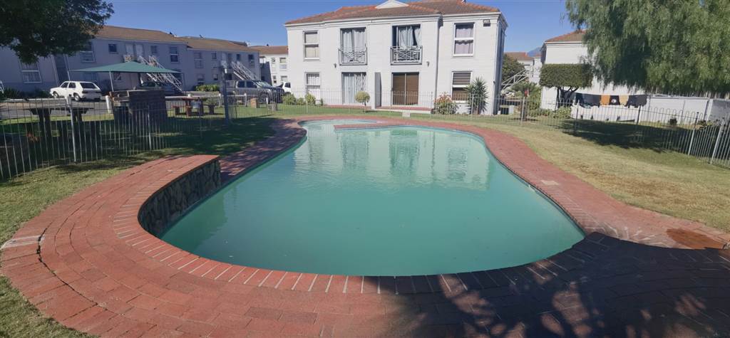 1 Bed Apartment in Vredekloof photo number 15