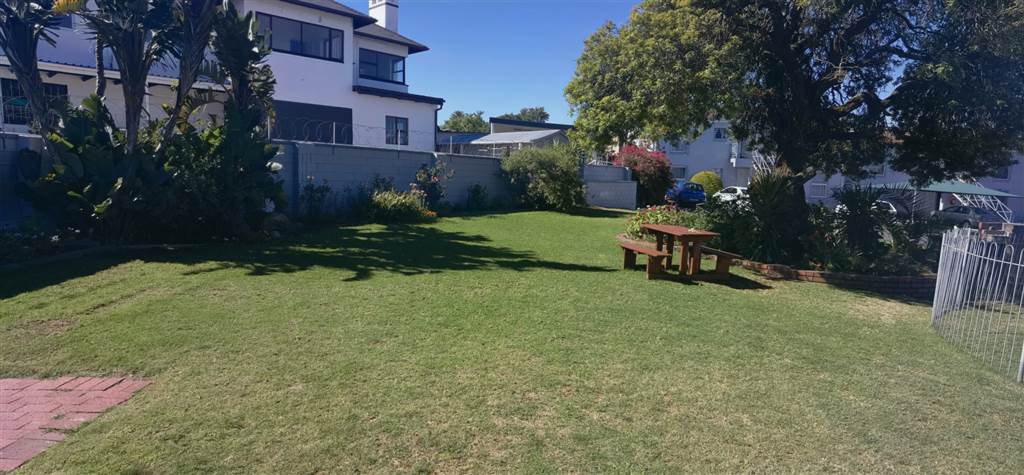 1 Bed Apartment in Vredekloof photo number 18