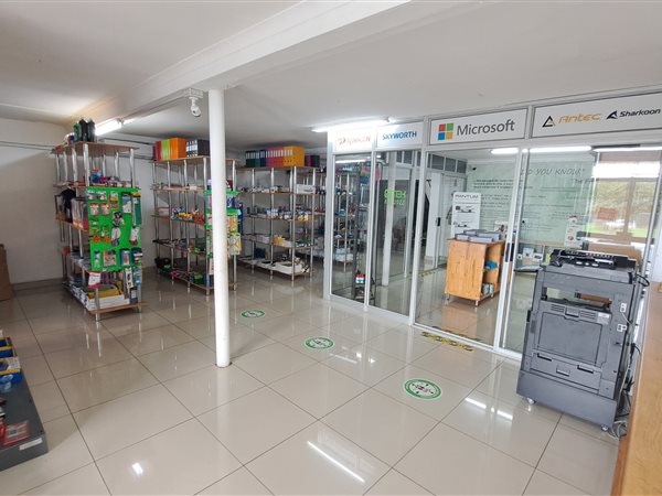 250 m² Retail Space 250 m² Retail Space